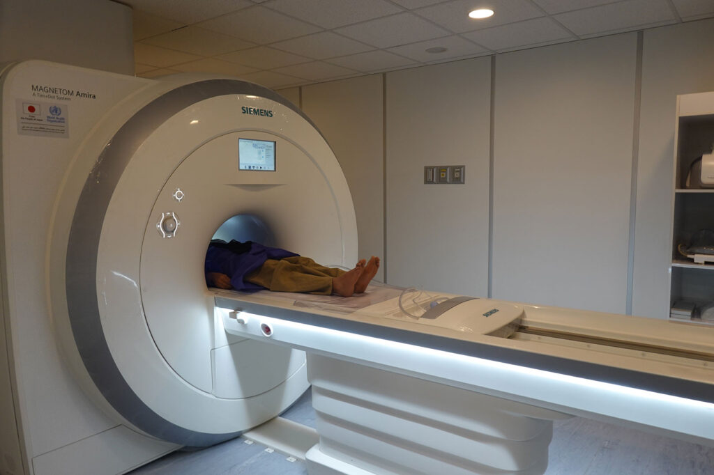 ام آر آی ( MRI )